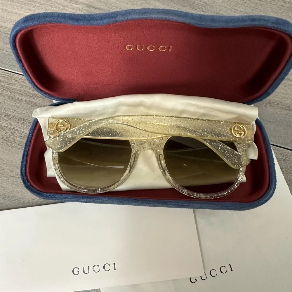 Gucci Sparkling Silver Glitter Oversized Sunglasses - Silver - Picture 5 of 6